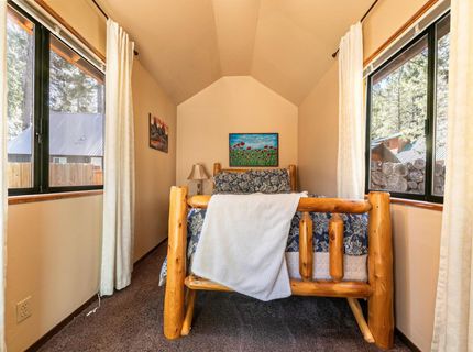 15685 Pine Street, Truckee, CA 96161 Photo