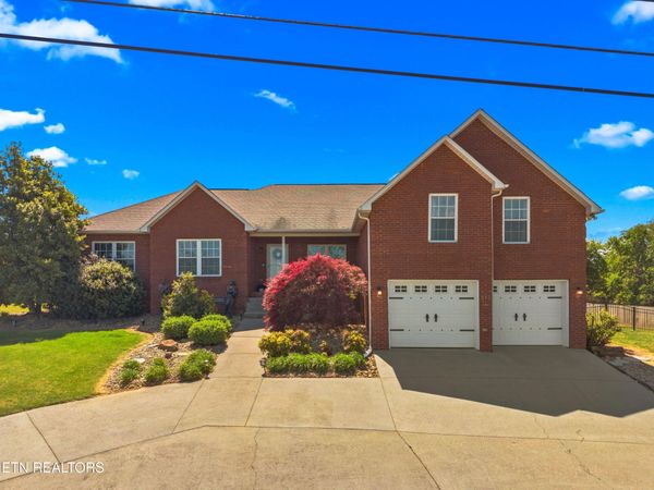 683 Privet Drive, Dandridge, TN 37725