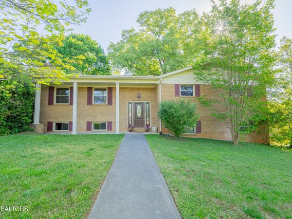 4504 Woodview Rd, Louisville, TN 37777