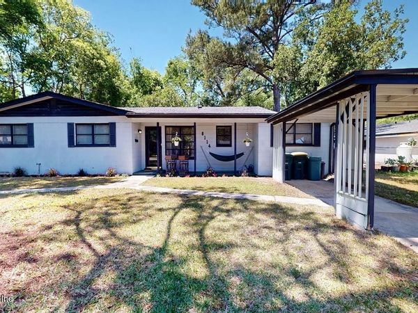 8114 NARANJA Drive W, Jacksonville, FL 32217
