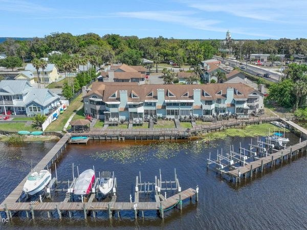 118 GOVERNOR Street, Unit 208, Green Cove Springs, FL 32043