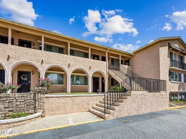 5375 ORTEGA FARMS Boulevard, Unit 812, Jacksonville, FL 32210