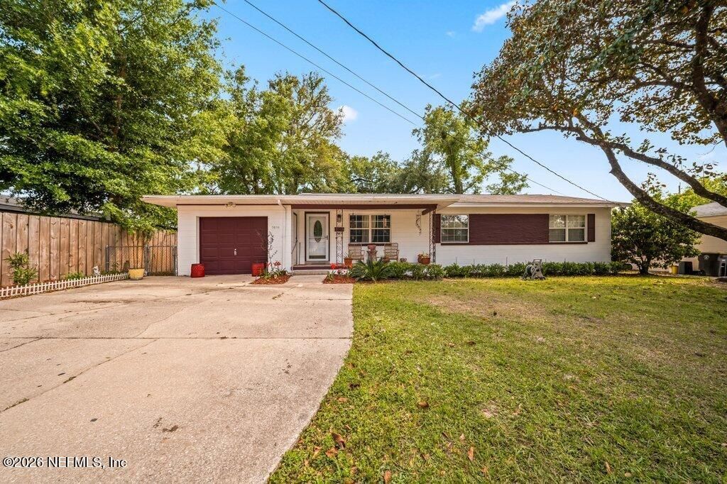 5810 Cherry Laurel Drive, Jacksonville, FL 32210 Photo