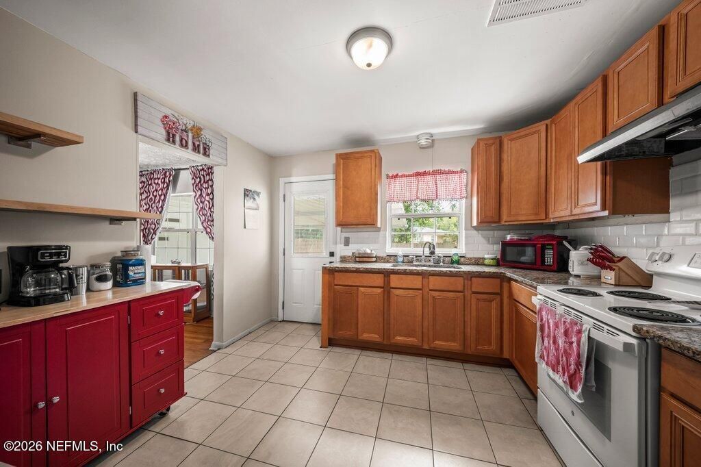 5810 Cherry Laurel Drive, Jacksonville, FL 32210 Photo