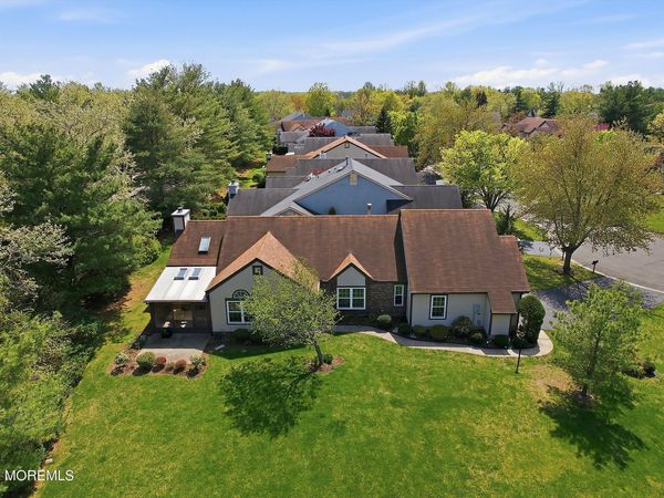 19 Ingram Drive, Monroe, NJ 08831