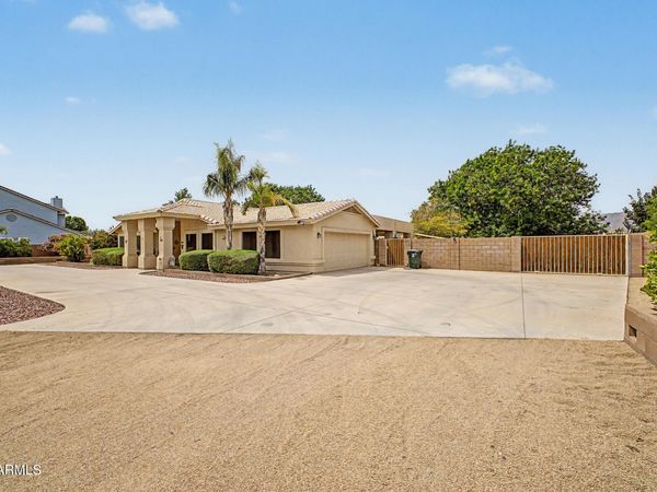 6728 N 186th Avenue, Waddell, AZ 85355
