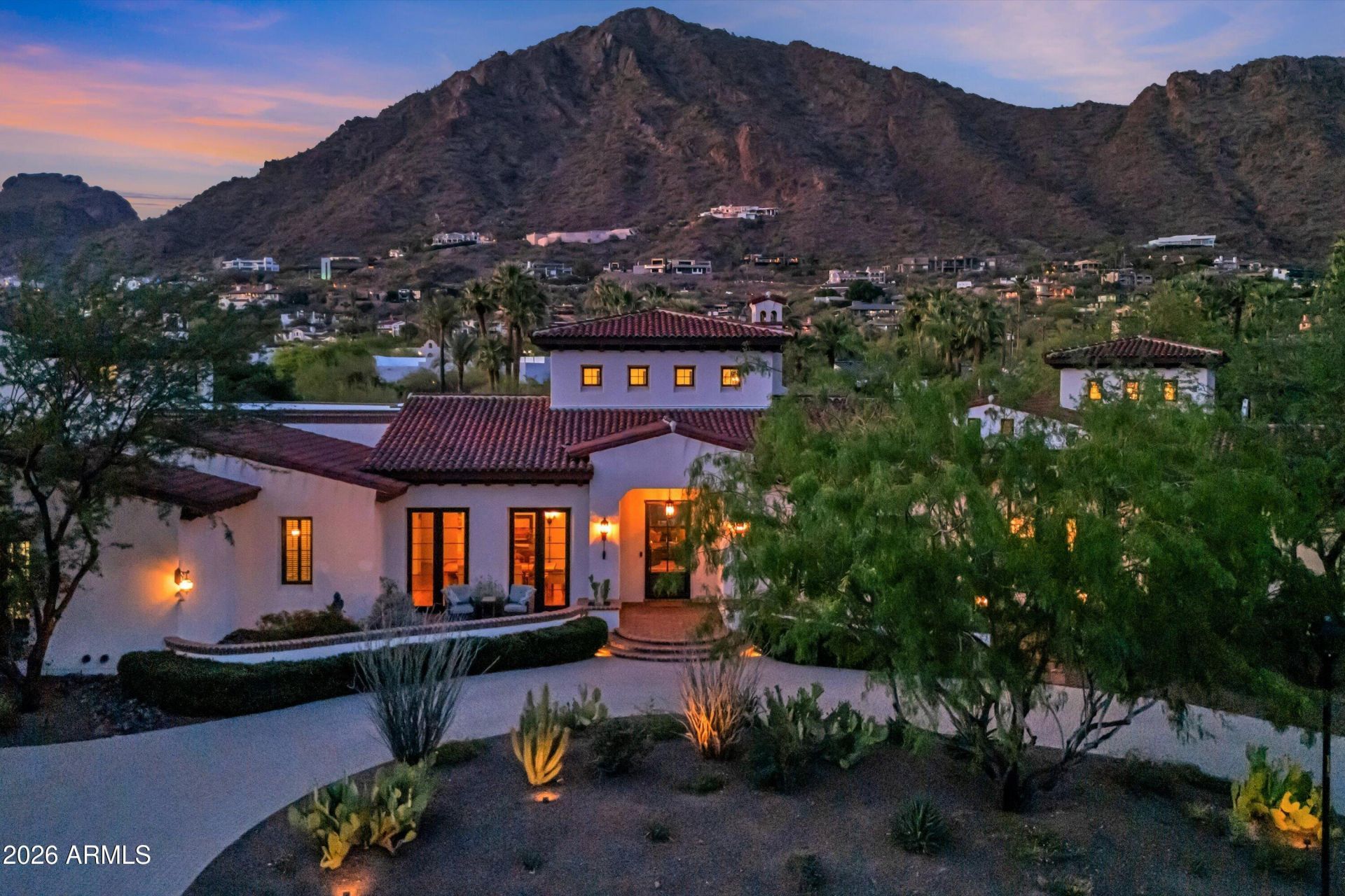 5434 E CAMELHILL Road, Phoenix, AZ 85018