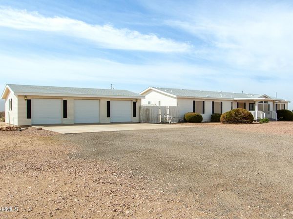 23851 W TETHER Trail, Wittmann, AZ 85361