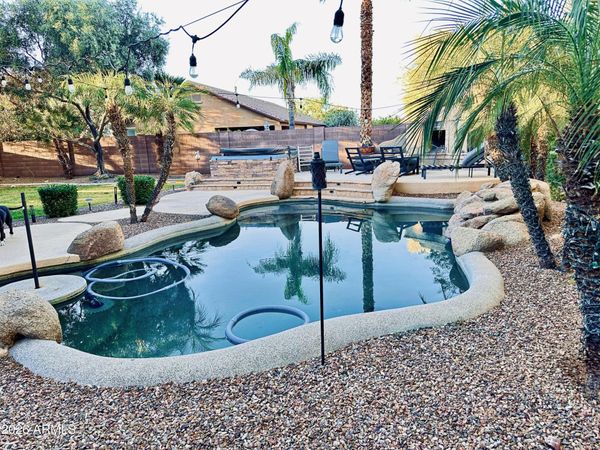 1194 E LOCUST Drive, Chandler, AZ 85286