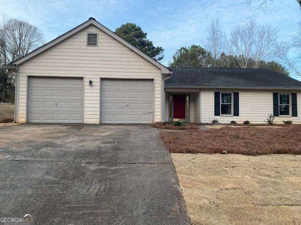 1194 Meadow Oaks Drive NW, Acworth, GA 30102