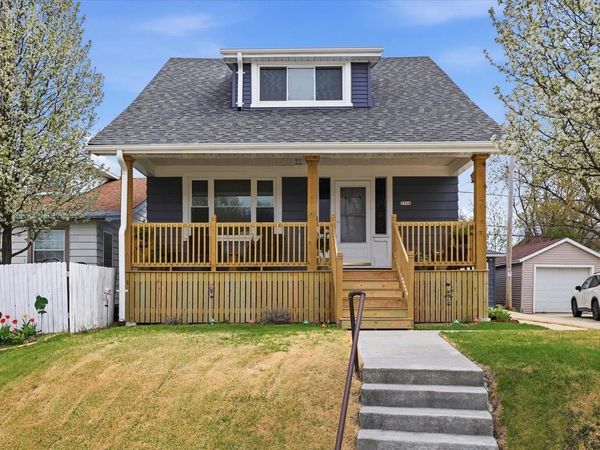 3518 S Howell AVENUE, Milwaukee, WI 53207