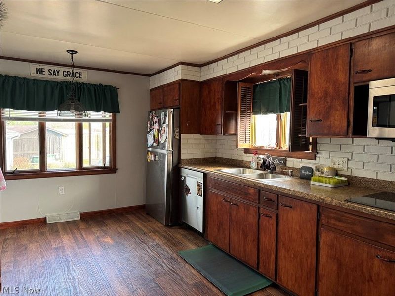 1003 Eastport Avenue, Uhrichsville, OH 44683 Photo 9