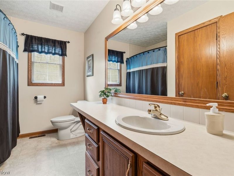 8708 Eastlynn Avenue NW, Massillon, OH 44646 Photo 36