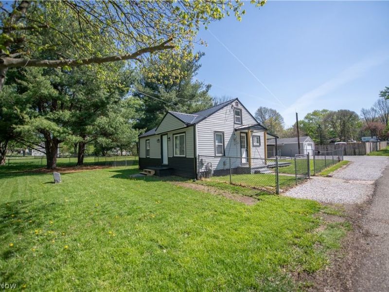 324 Charlotte Avenue SE, Canton, OH 44707 Photo 3