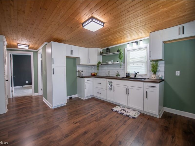 324 Charlotte Avenue SE, Canton, OH 44707 Photo 9