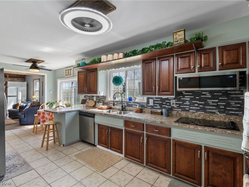 5261 Dailey Road, New Franklin, OH 44319 Photo 5