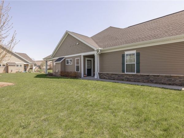 801 Rivers Run, Rochester, NY 14623