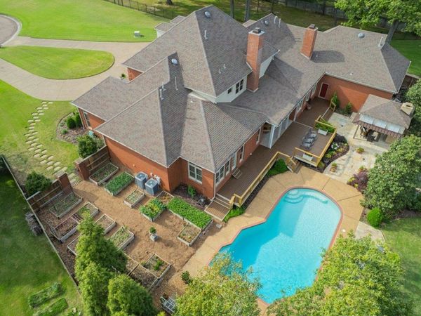 9658 E DOVE MEADOW CV, Germantown, TN 38139