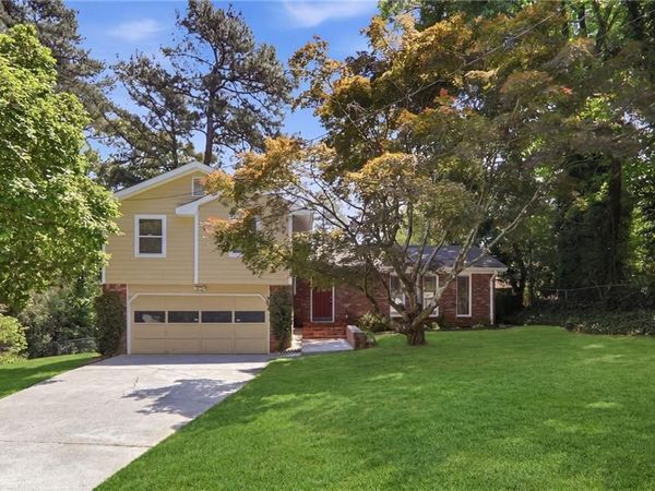 5642 Breezy Court SW, Lilburn, GA 30047