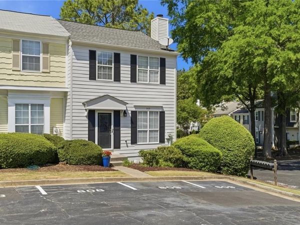 809 Wedgewood Way , Atlanta, GA 30350