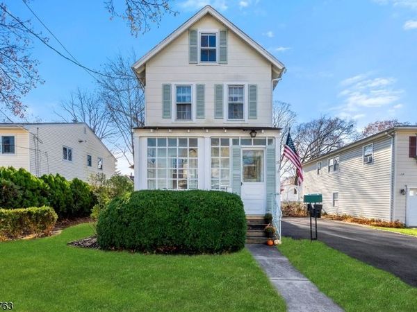 26 Maple Ave, Morris Plains, NJ 07950