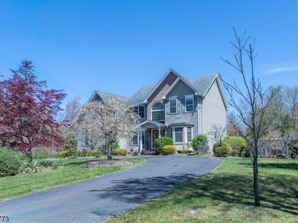 66 Green Valley Dr, Warren, NJ 07059