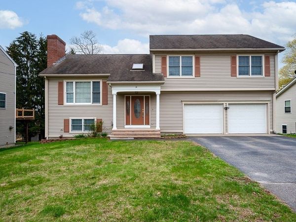 14 Belcourt Rd, Worcester, MA 01605