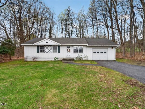 10 Geyser Road, Saratoga Springs, NY 12866