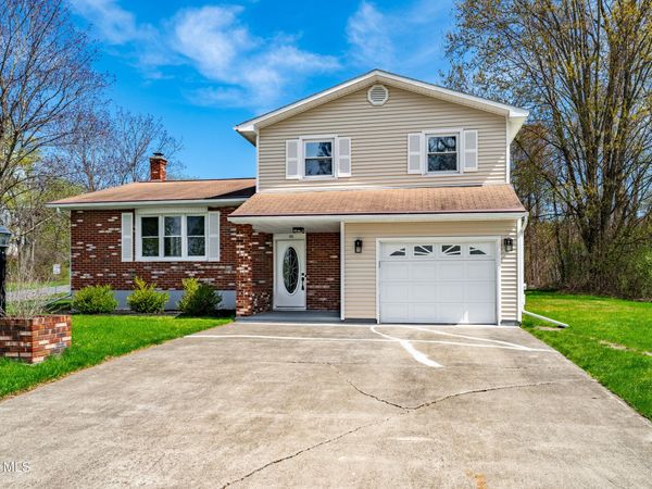 50 Fairlawn Drive, Selkirk, NY 12158