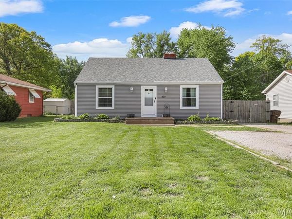 829 Oakdale Drive, East Alton, IL 62024