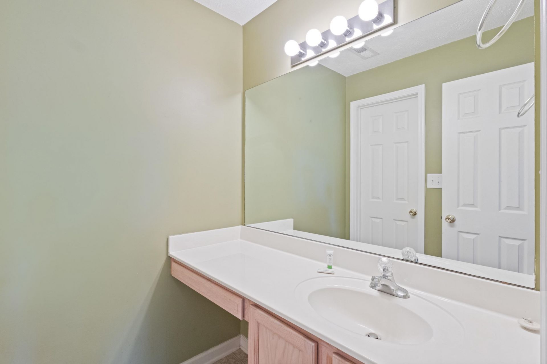 577 Blue River Ct.  Photo 13
