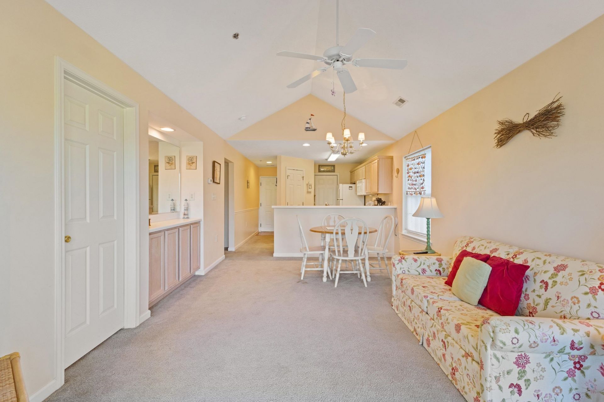 577 Blue River Ct.  Photo 4