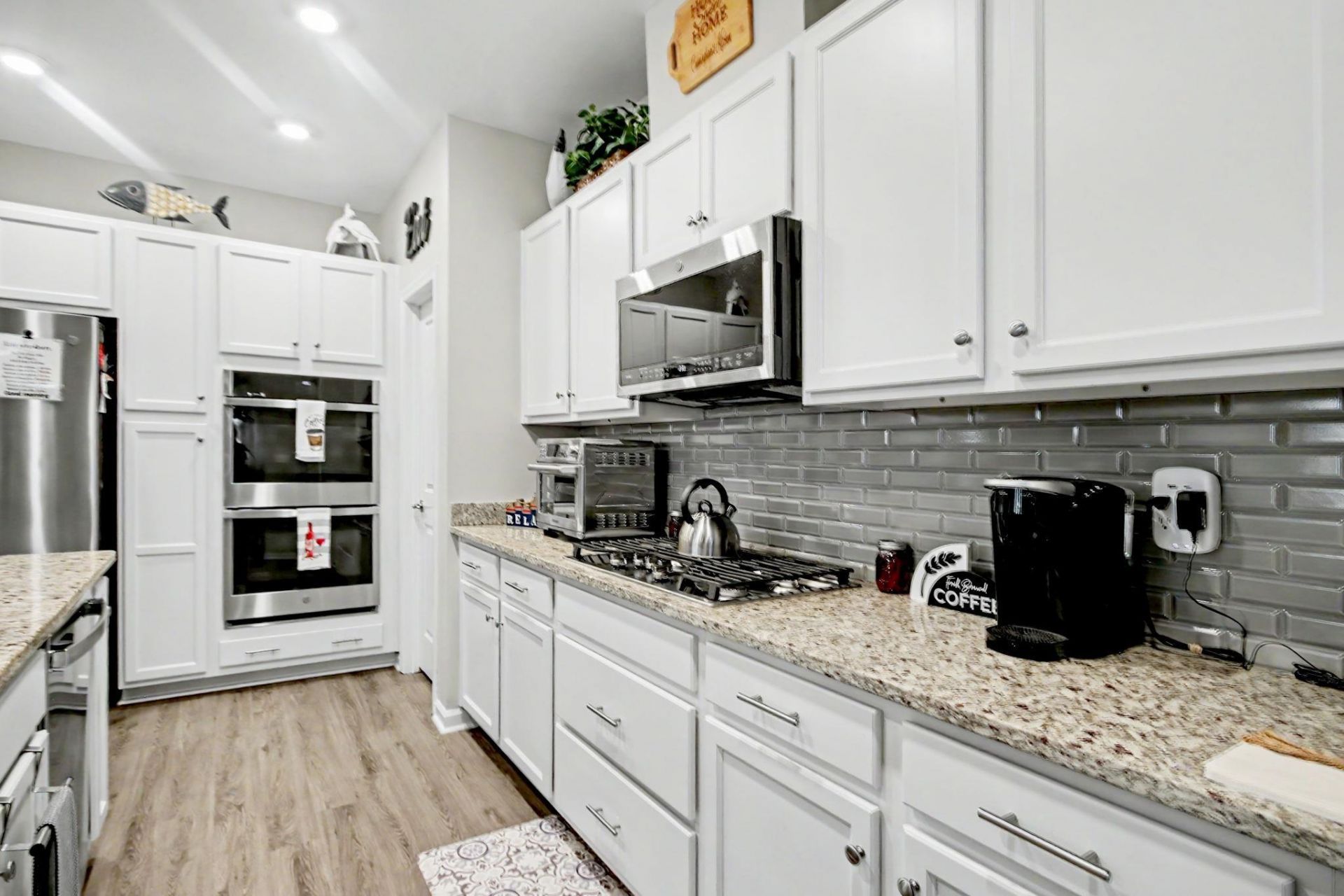 812 Hackberry Way  Photo 4