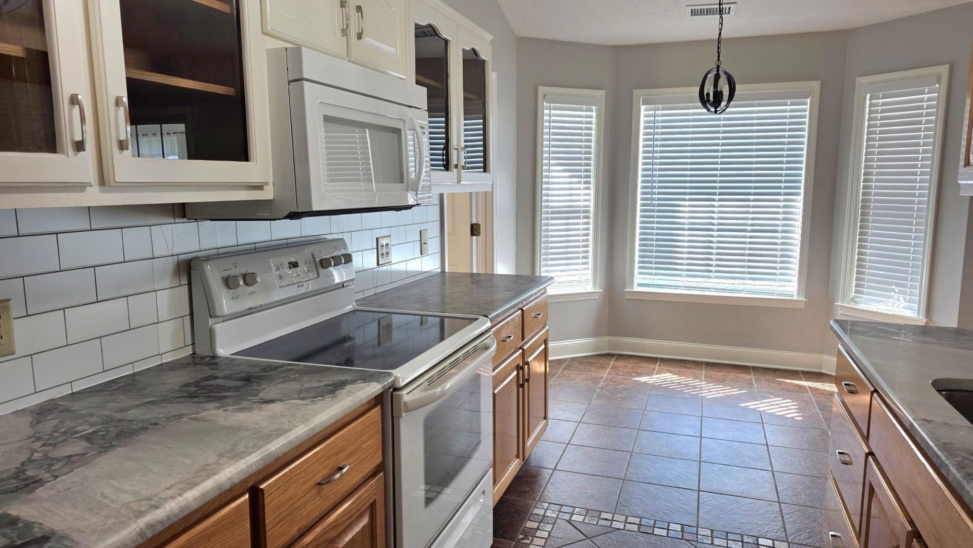 262 Tibton Circle Photo 6