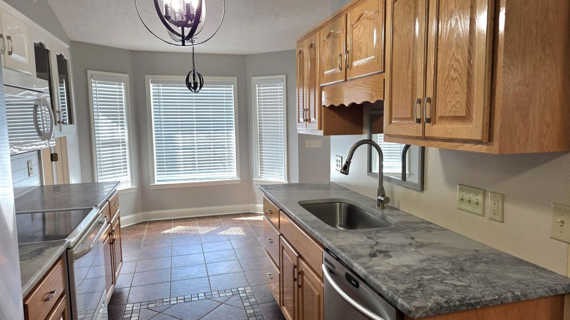 262 Tibton Circle Photo 7