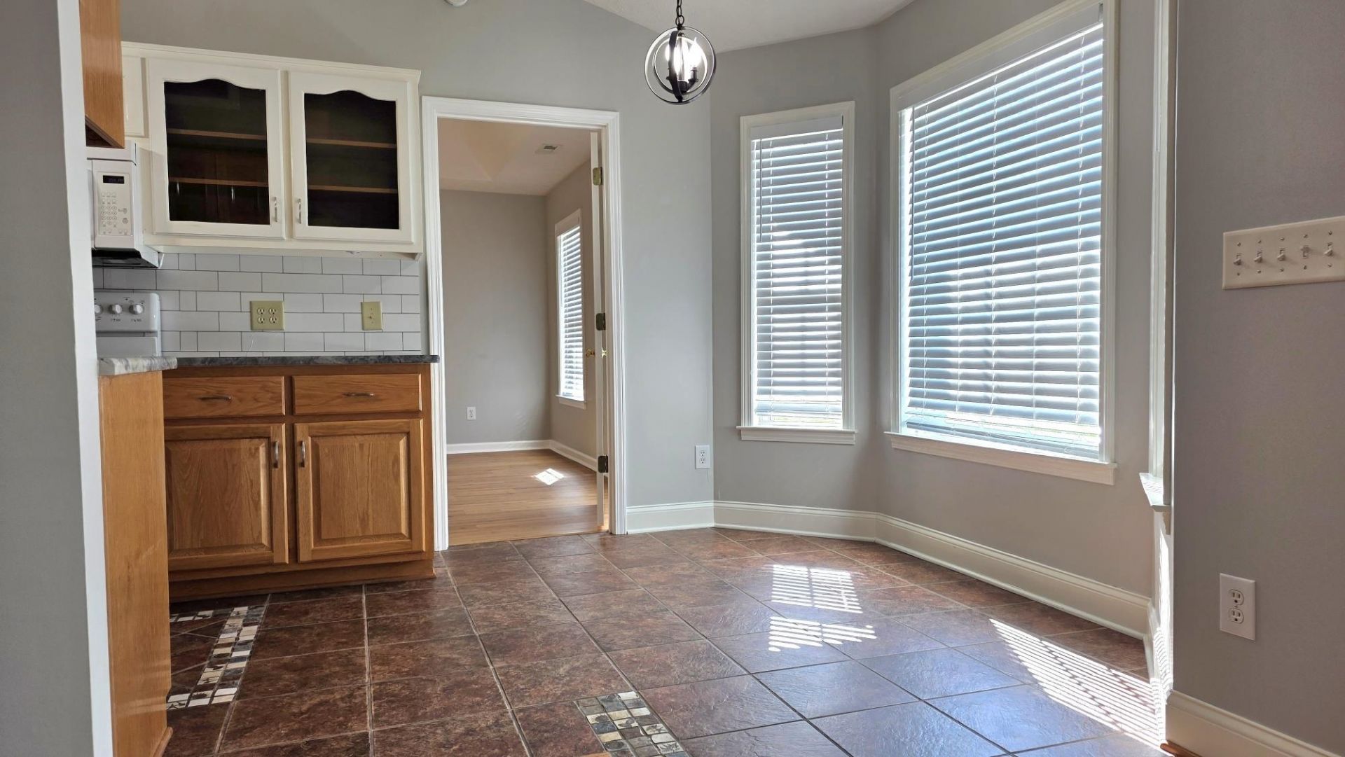 262 Tibton Circle Photo 8