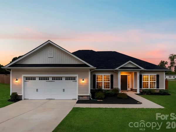 217 Mountain Island Drive , Statesville, NC 28677