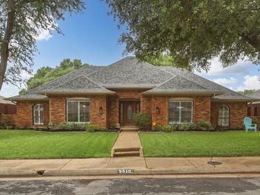 9510 Hill View Drive, Dallas, TX 75231