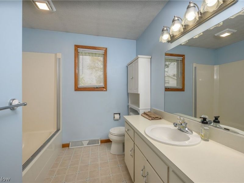 115 E 15th Street, Dover, OH 44622 Photo 16