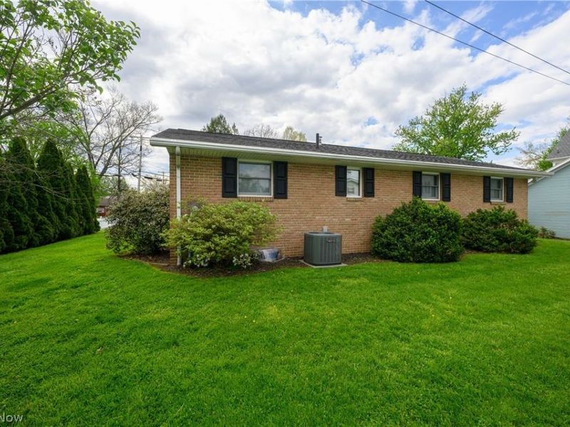 115 E 15th Street, Dover, OH 44622 Photo 6