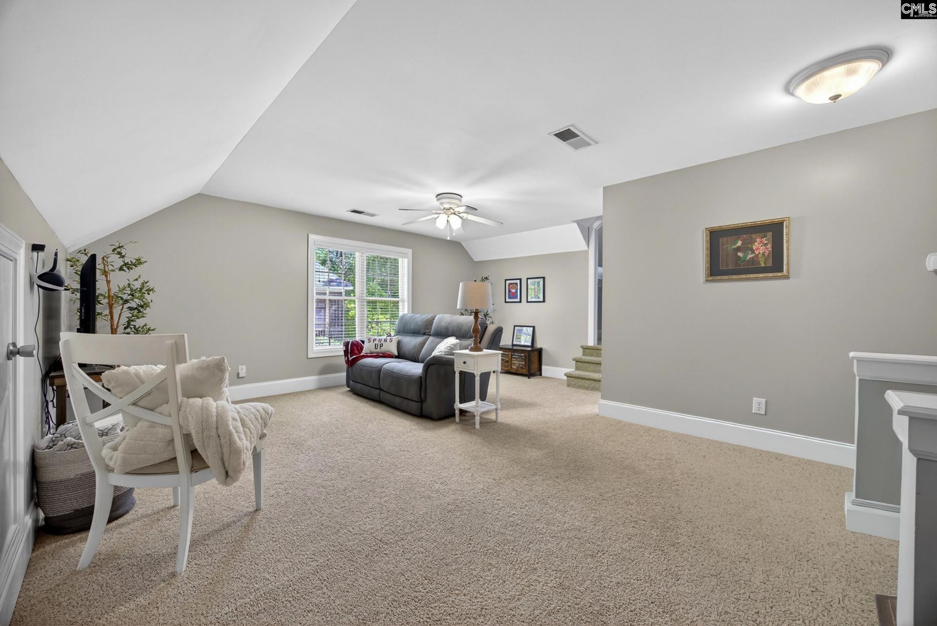 209 Winding Oak Way Photo 4