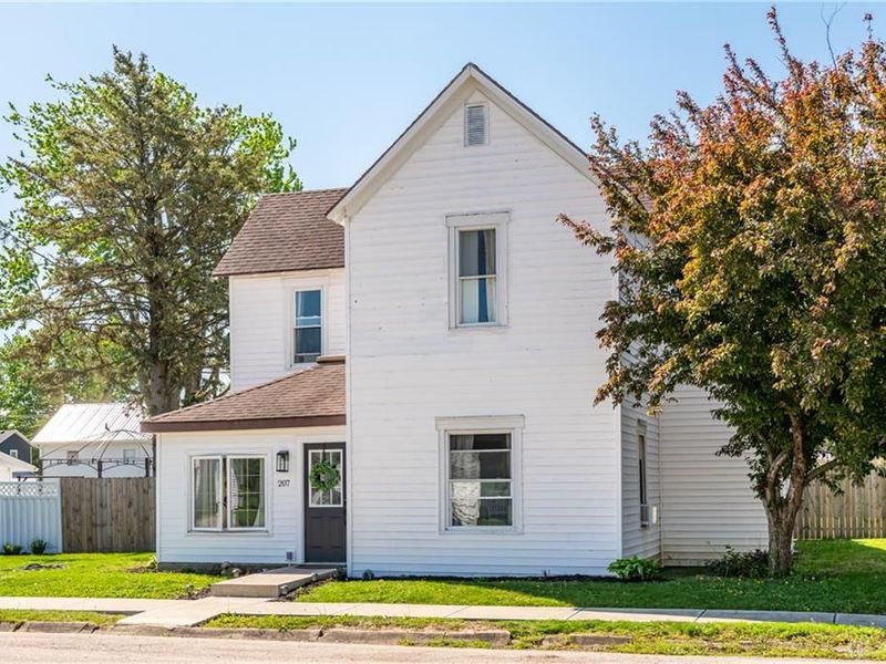 207 W North, West Manchester, OH 45382 Photo 2