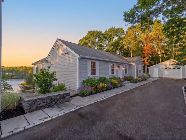 162 Main Street , Osterville, MA 02655