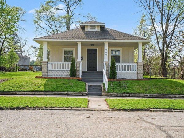 1909 S Lafayette Boulevard, South Bend, IN 46613