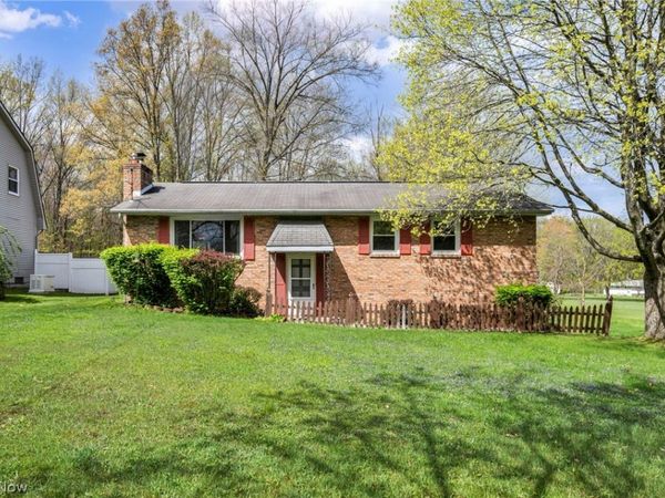 3446 Niles Carver Road , Mineral Ridge, OH 44440