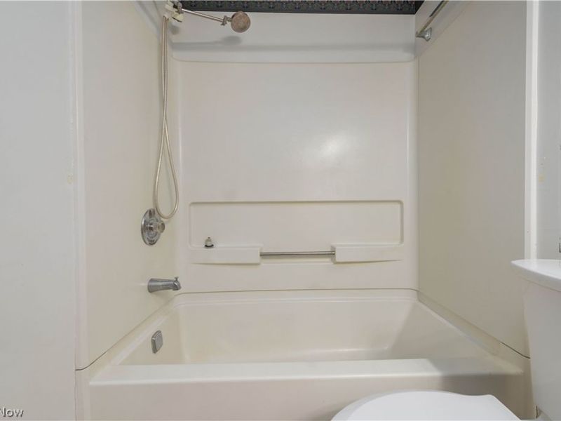 106 Maria Drive, Bedford, OH 44146 Photo 23