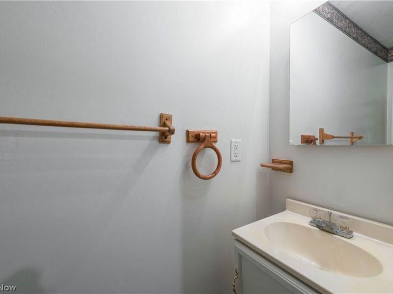 106 Maria Drive, Bedford, OH 44146 Photo 41