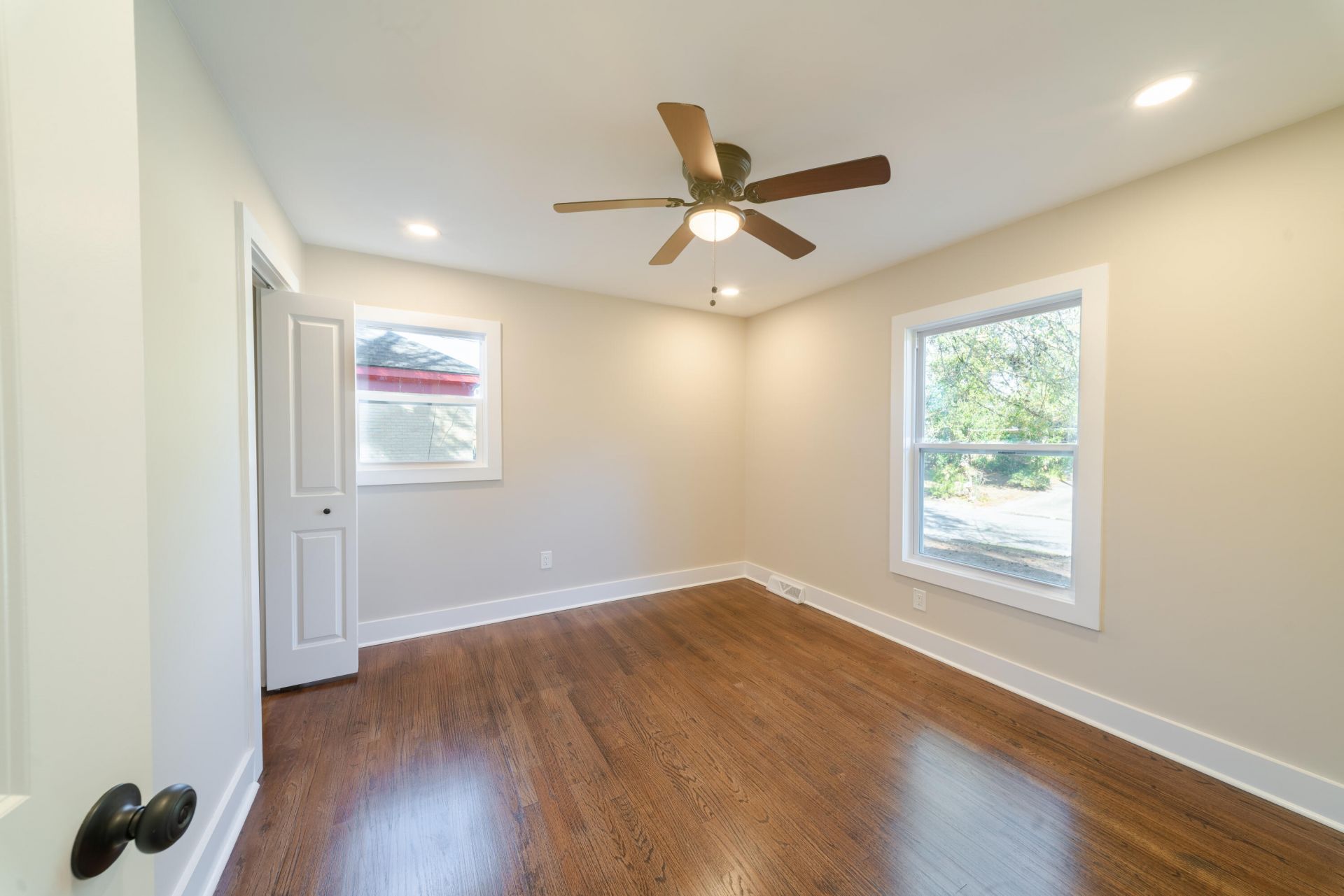 7643 Hillandale Road Photo 13