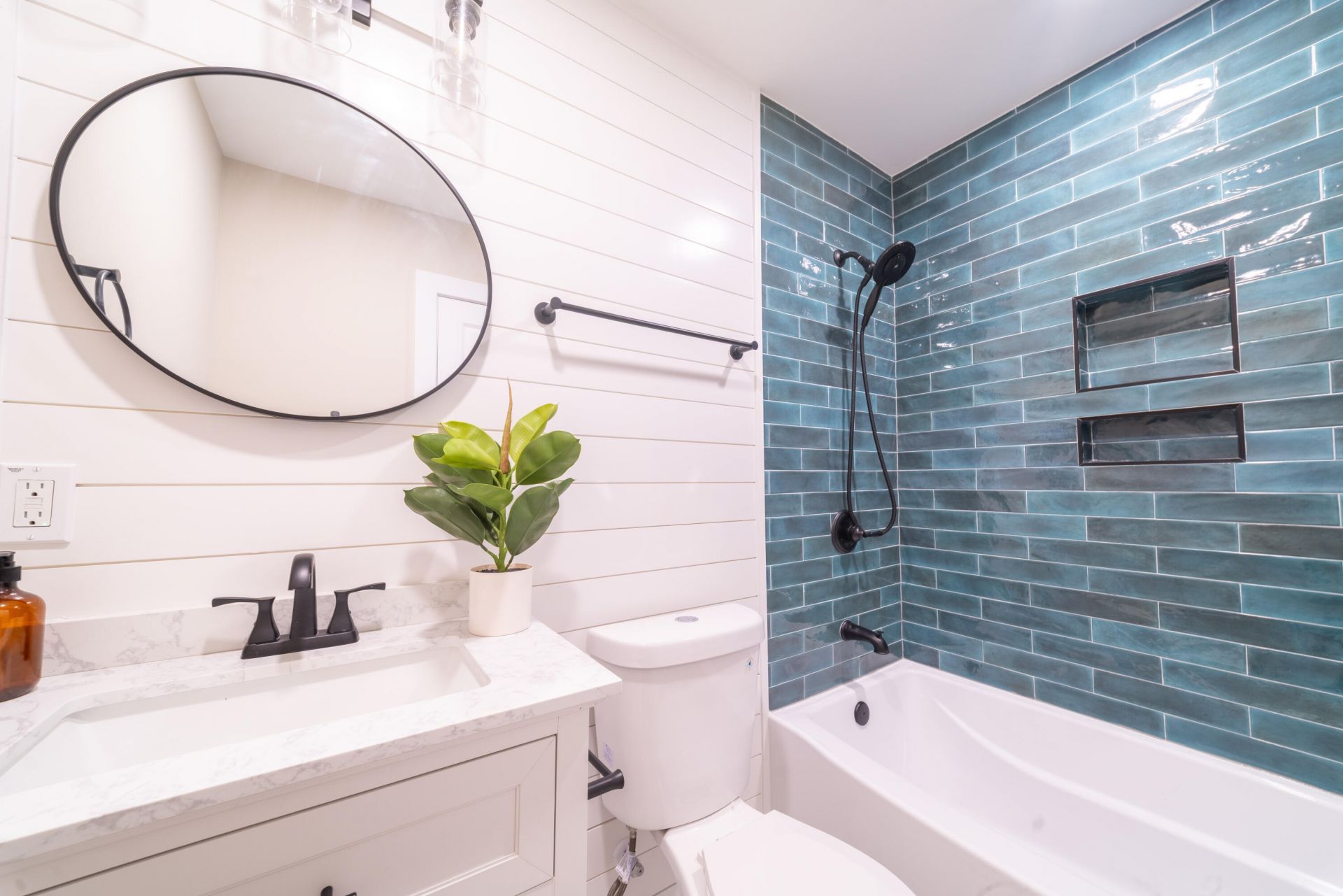 7643 Hillandale Road Photo 16