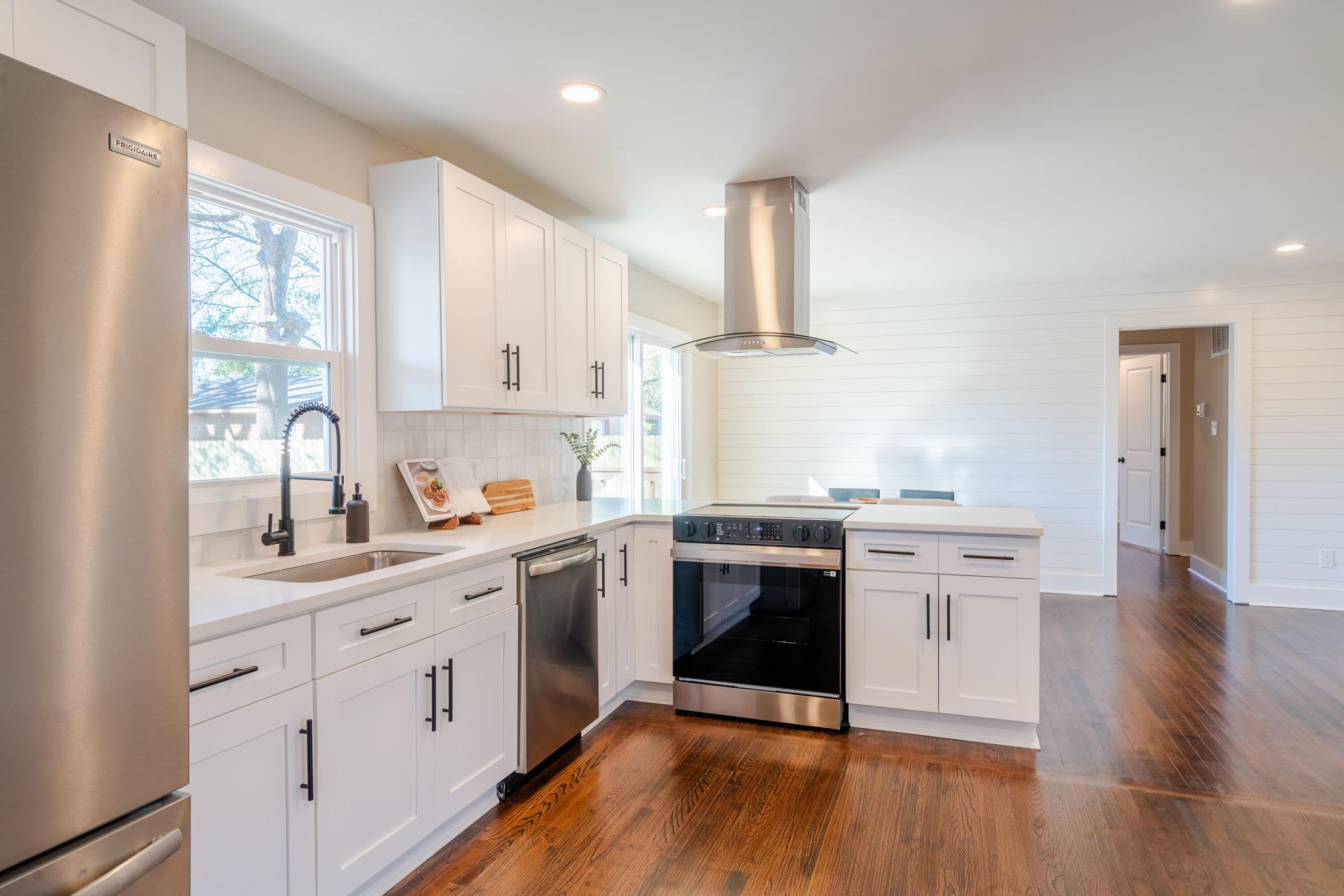 7643 Hillandale Road Photo 5